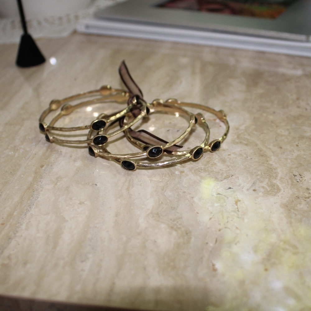 Black and gold Handmade bangle bracelet se…